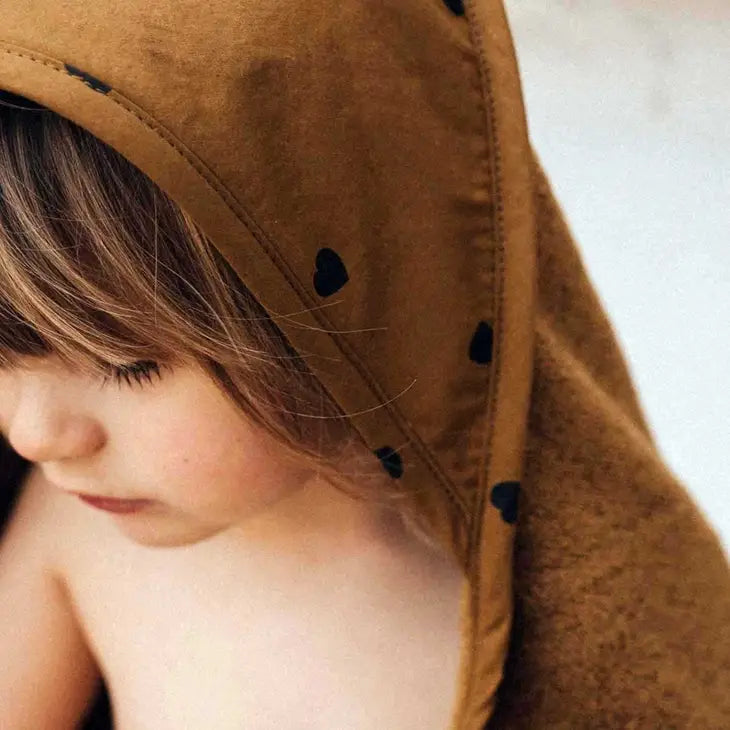 Chace Black Heart Bath Cape/Cumin