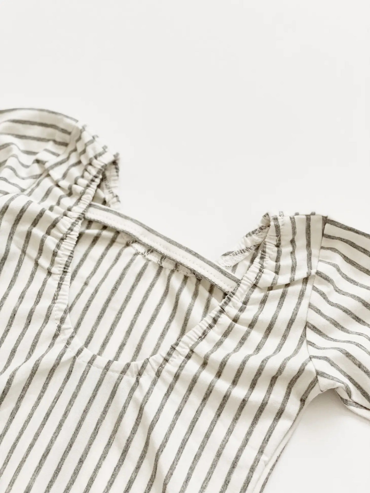 Long Sleeve Leo - Gray Stripe